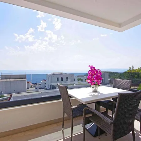 Sunset Apartment *